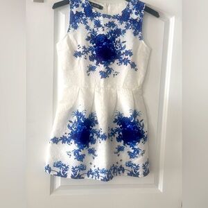 DASAP BLUE AND WHITE FLORAL MINI..SzL